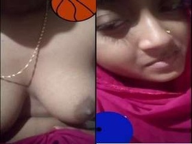Desi girl flaunts her breasts and vagina on video chat