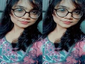 Desi beauty flaunts her breasts in a video call