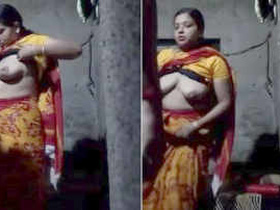 Desi village hottie gets paid for sex with neighbor