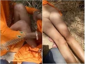 Desi Hillbilly Shy Bhabhi's open-air pussy show for her lover