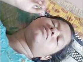 Desi Bhabi gets pounded hard in this explicit video
