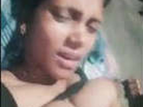 Married bhabi gets hard and moans while fucking her pussy