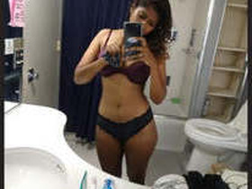 Part 1 of a Tamil girl's intense pussy fucking with loud moans