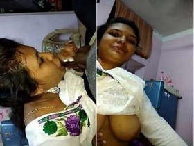 Hot Indian girl gives blowjobs in this steamy video