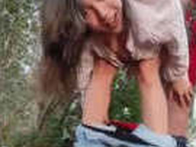 Cute girl enjoys outdoor sex in viral video