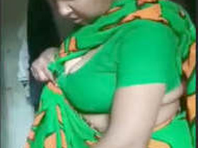 Desi MILF gets married to her aunt after having sex in saree