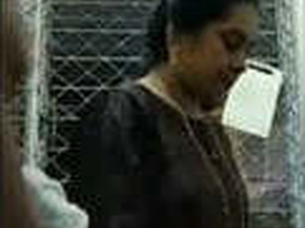 Indian mature woman gets fucked in a video
