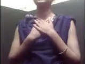 Watch a Desi hottie in action for your pleasure