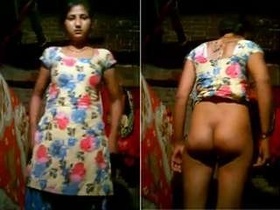 Indian girl flaunts her backside and vagina