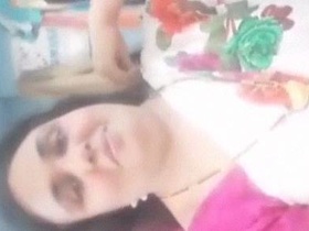 Auntie's sari unveiled in steamy video