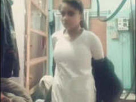 Cute college girl shows off her body for her boyfriend in Hindi video