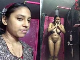 Indian girl records her bathing video for her lover