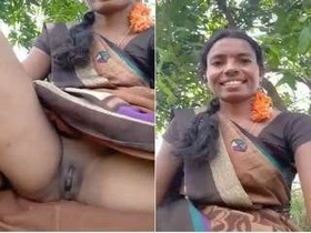 Curvy Telugu bhabhi flaunts her pussy in public