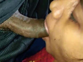 Tamil girl performs a blowjob in a short clip