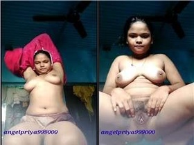 Priya, the stunning Indian beauty, flaunts her naked body