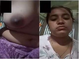 Bangla girl gets paid for showing her big boobs on a video call