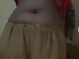 Indian aunty strips down for money from a guy