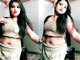 Insta girl flaunts her seductive moves in a sensual video!