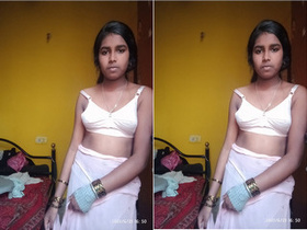 Indian girl reveals her body in exclusive nude video