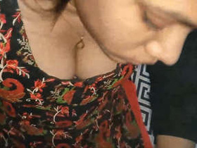 Desi girl gives blowjob and gets facial