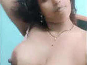 Bhabhi updates her followers with intimate shots of her pussy