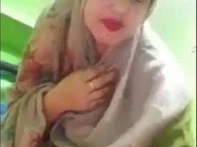 Nice wife in hijab strips down to go nude