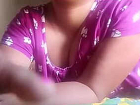 Desi girl's online porn chat in India
