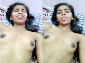 Amateur Indian girl flaunts her body in exclusive video