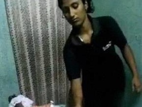 Indian masseuse gives handjob in sensual video