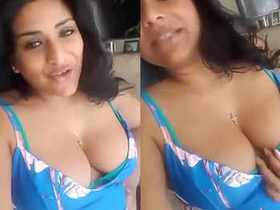 Bhabhi flaunts her big boobs in sexy selfies for her husband