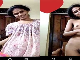 Dehati Indian girl shows off her hairy pussy in video call