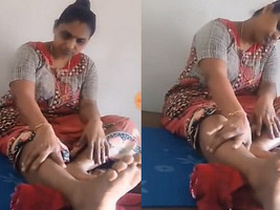 Desi aunt shows off her bare legs in a provocative video