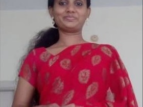 Desi MILF with big breasts gets naughty