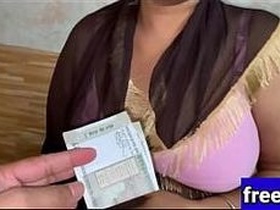 A guy satisfies his desi daughter's XXX bush for a price