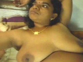 Indian village aunt in steamy video