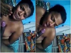 Mallu bhabhi gives a hot blowjob