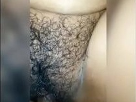 Indian woman gets her tight pussy pounded hard in Delhi