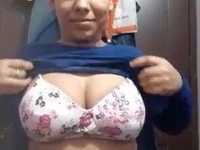 Indian beauty flaunts her big boobs and pussy