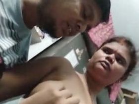 Desi couple sends MMS of explicit content