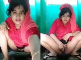 Married woman sends X-rated MMS to her ex-lover
