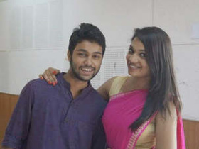 Stunning Indian girl flaunts her curves in a dance video