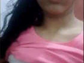 Hot Indian girl flaunts her nude body in a video