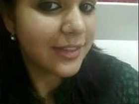 Bhabi gets fucked by her boss in the office in a steamy MMS video