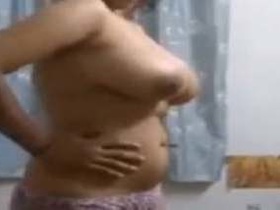 Desi bhabhi's nude selfie scandal