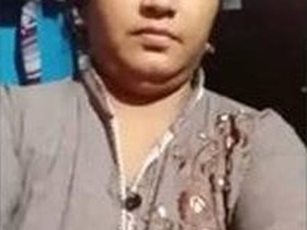 Fatty Aunty from Indian village gets naughty