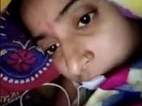 Desi girl shows her boobs and gets fingered on VideoCall with chat