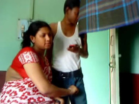Desi couple gets caught on camera and enjoys their steamy session