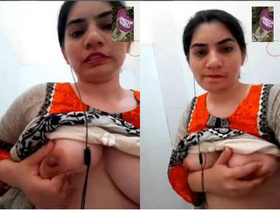 Pakistani amateur Bhabhi flaunts her body and masturbates in exclusive video