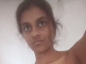 Tamil girl sends nude MMS with masturbation video