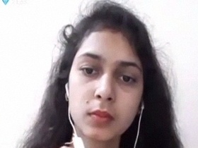 Indian girl Pirya Bhabhai strips and teases in a nude selfie video